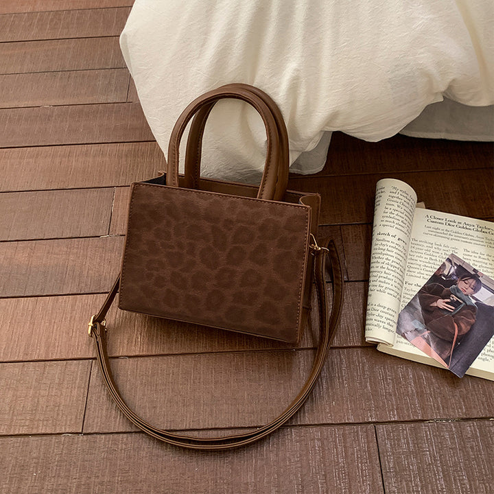 Damen Handtasche mit elegantem Leo-Muster Nord Taschen