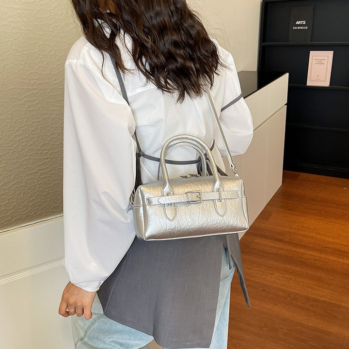 Damen praktische Handtasche mit stilvollem Kettenakzent Nord Taschen