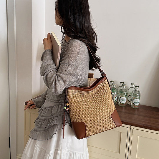 Damen Hobo-Tasche mit edler Flechtstruktur und abnehmbarem Schulterriemen Nord Taschen