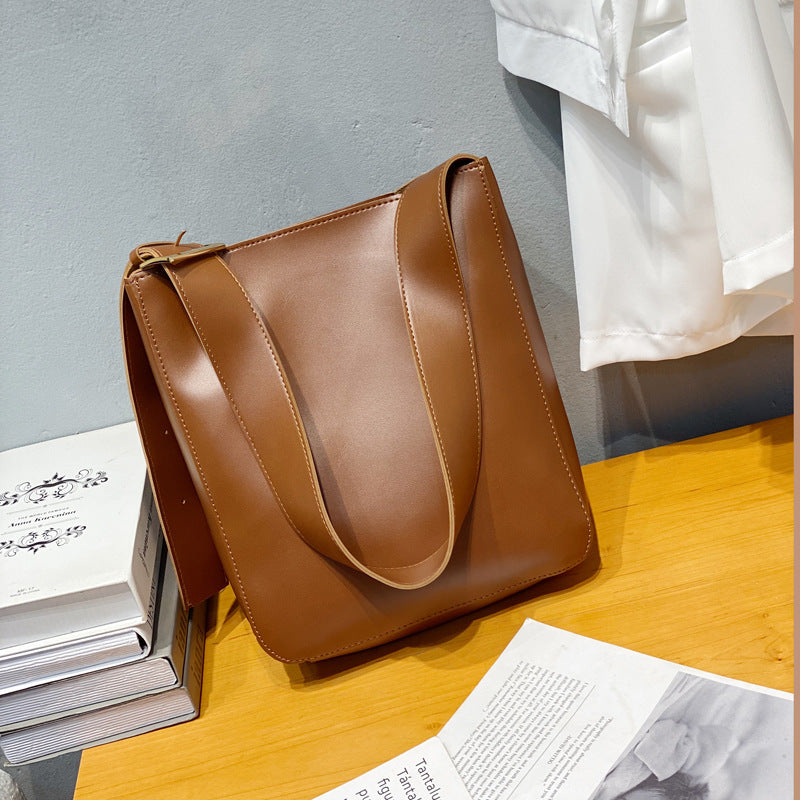 Damen Umhängetasche aus hochwertigem Kunstleder mit eleganter Struktur Nord Taschen
