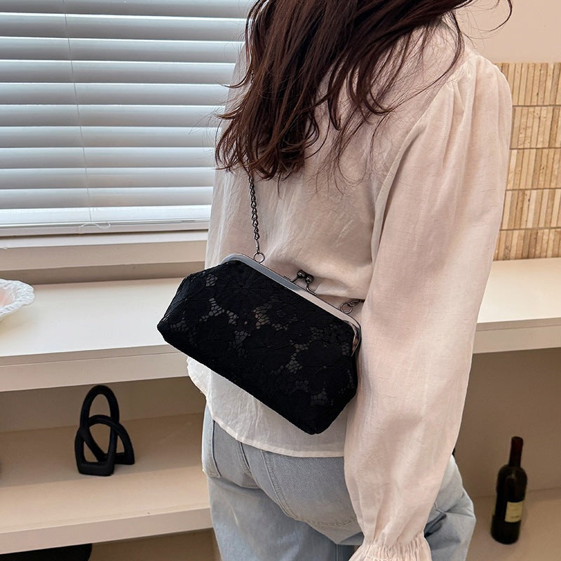 Damen elegante Umhängetasche mit romantischem Spitzenmuster Nord Taschen