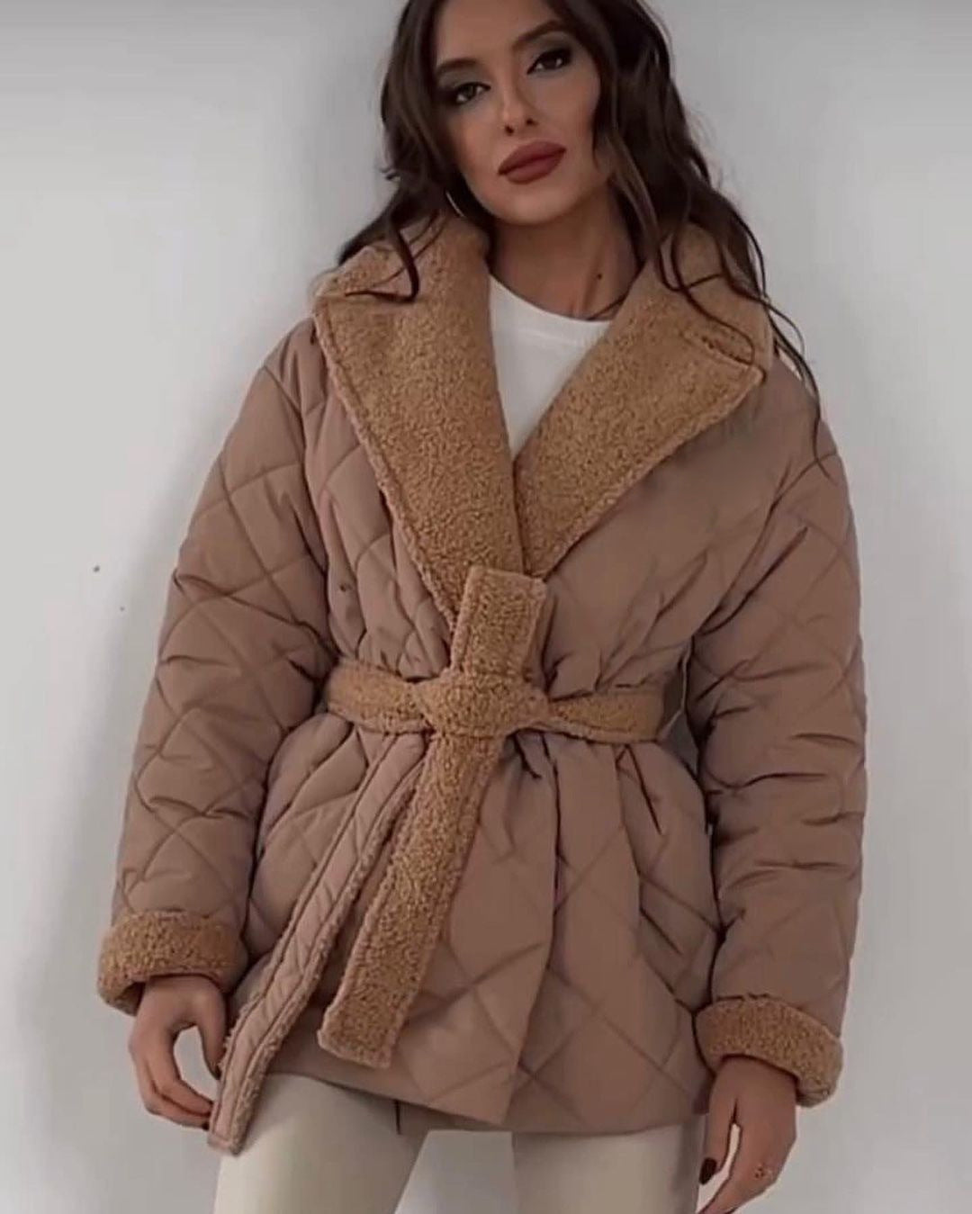 Damen Steppjacke mit Teddy-Futter Taillengürtel und großem Schalkragen Nord Taschen