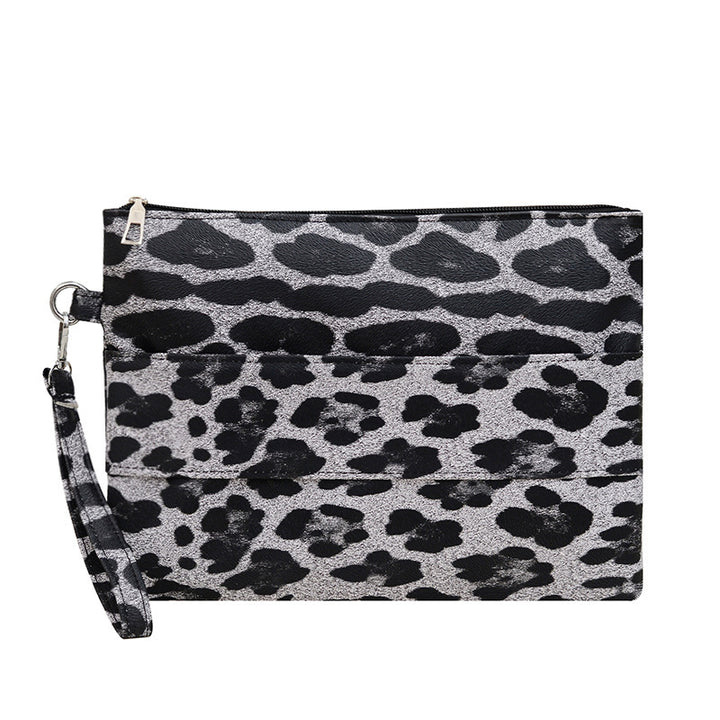 Damen Clutch mit tierischem Leoprint Nord Taschen