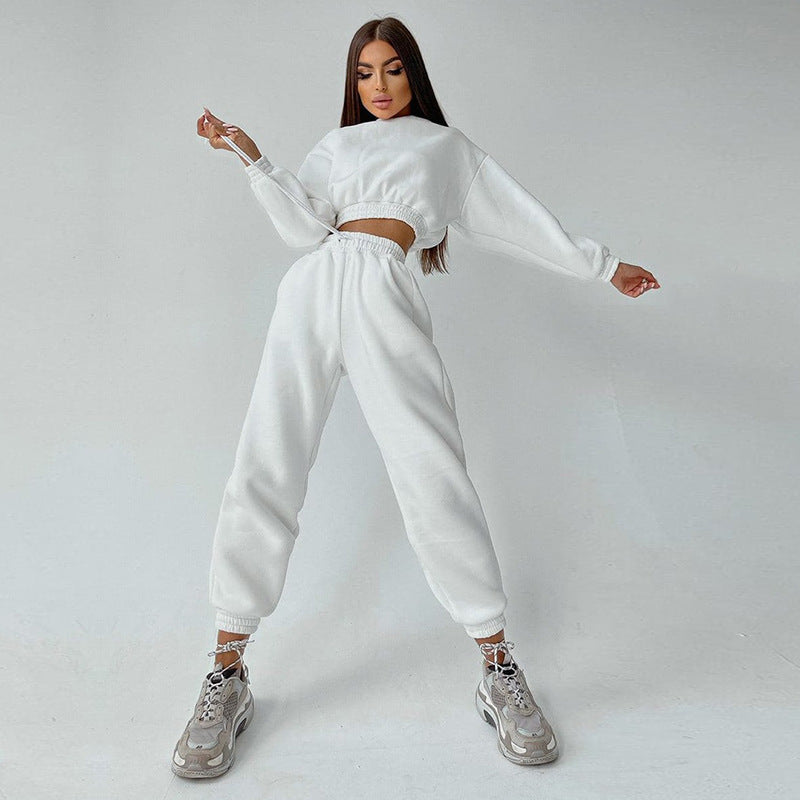 Damen cropped Stehkragen-Sweatset mit elastischem Taillenbund und hochtaillierter Tapered-Jogginghose Nord Taschen