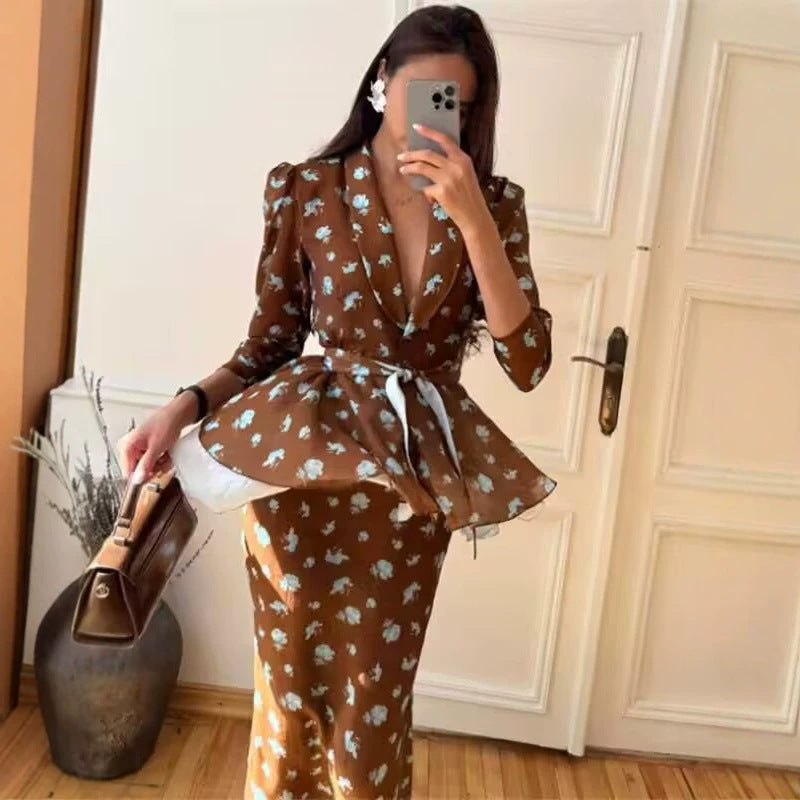 Damen Zweiteiliges Blazer-Top mit Wickelgürtel und Midirock im Vintage-Blumenprint Nord Taschen