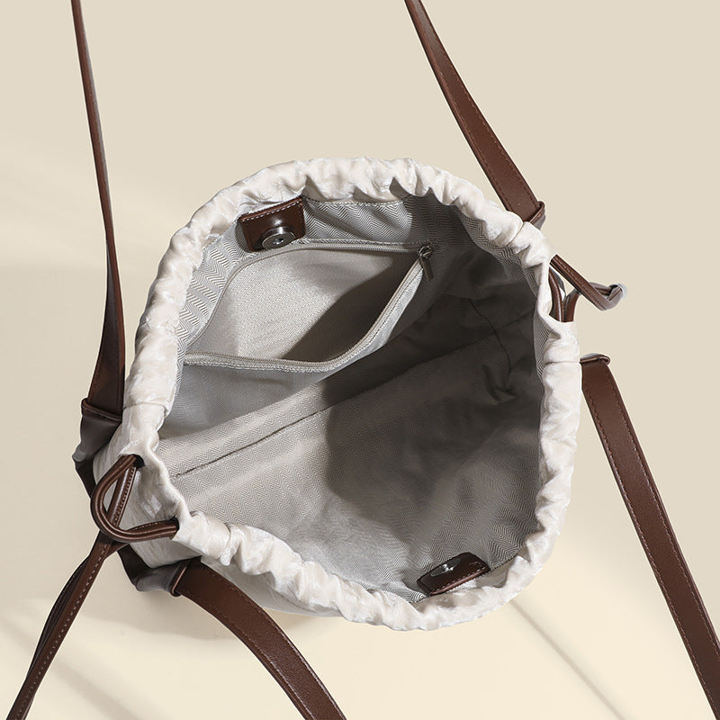 Damen modische Beuteltasche mit raffiniertem Zugband Nord Taschen