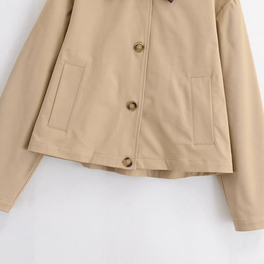 Damen Kurz geschnittene Blousonjacke mit Kontrastkragen und legerer Boxy-Silhouette Nord Taschen