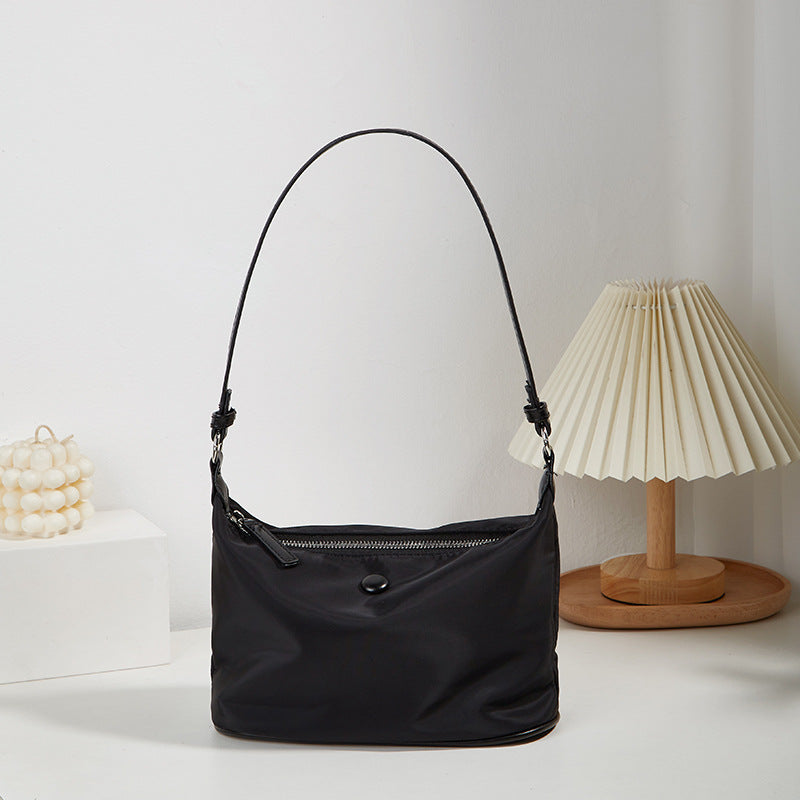 Damen Schultertasche mit zeitgemäßem minimalistischen Design und praktischen Fächern Nord Taschen