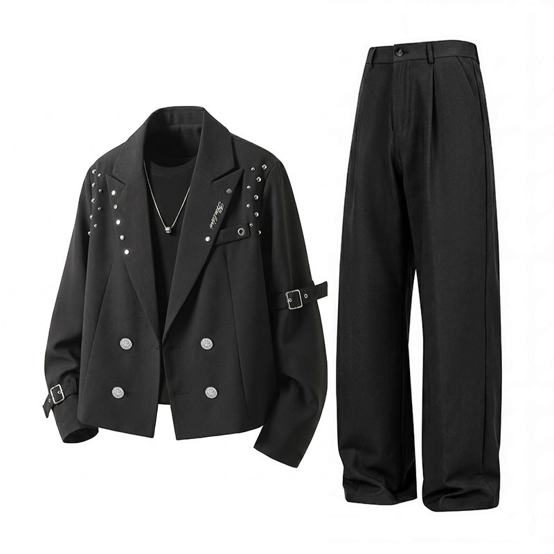 Herren Kurzblazer-Jacke im Rockigen Biker‑Look mit Nietenbesatz, Doppelreiher & Ärmel-Schnallen Nord Taschen