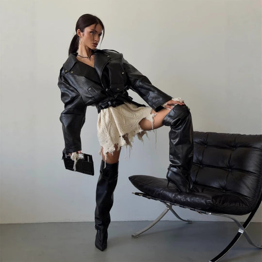 Damen Oversize-Bikerjacke aus veganem Lederimitat mit Taillengürtel & Schulterklappen Nord Taschen