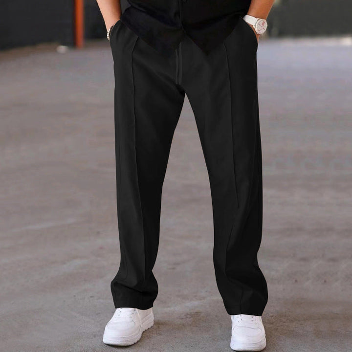 Herren elegante Freizeithose mit geradem Schnitt und klassischen Falten