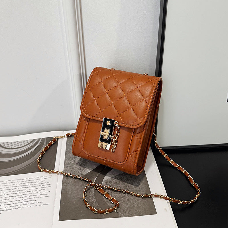Damen Umhängetasche mit eleganter Steppung und stilvollem Kettenverschluss Nord Taschen