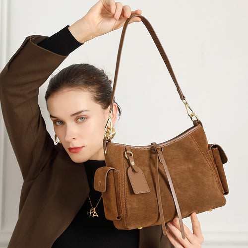 Damen Schultertasche aus feinem Wildleder mit praktischen Außentaschen Nord Taschen