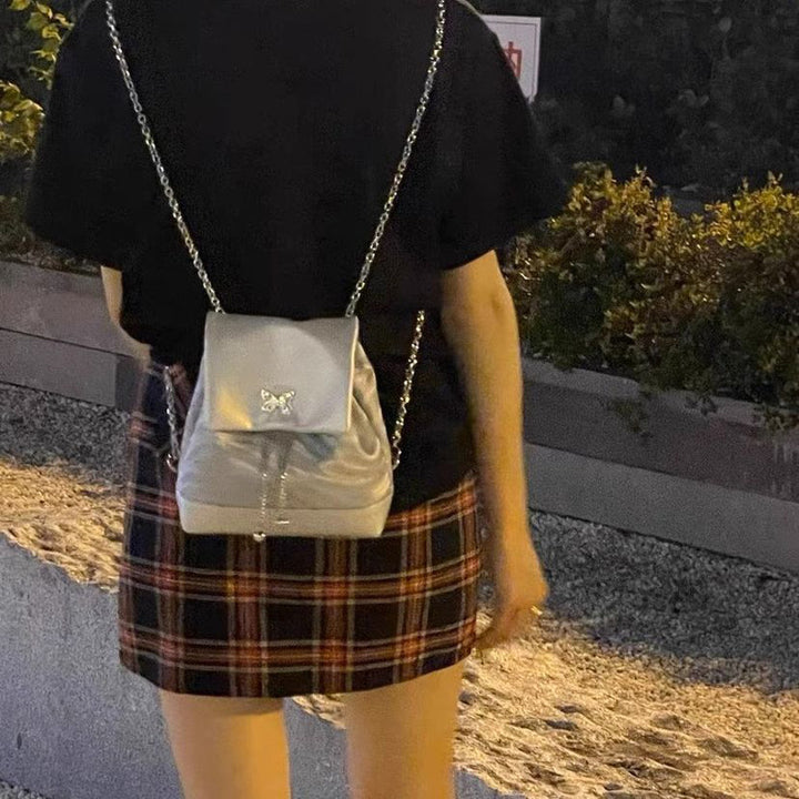 Damen Hobo-Tasche mit elegantem Schmetterlingsmotiv und geschmeidiger Oberfläche Nord Taschen