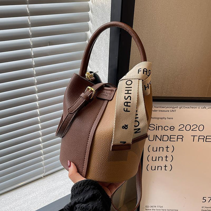Damen Beuteltasche aus hochwertigem Kunstleder mit dekorativem Schultergurt Nord Taschen