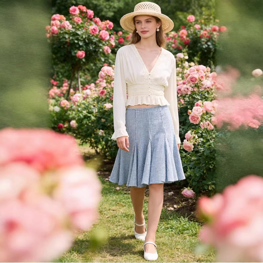 Damen Zarte Langarm‑Bluse aus Crinkle‑Chiffon mit tiefem V‑Ausschnitt, Smok‑Taille und Volantsaum Nord Taschen