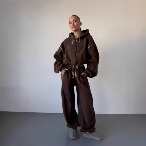 Damen gekürztes Zip-Hoodie mit Tunnelzug und hochgeschnittener weiter Fleece-Loungehose Nord Taschen
