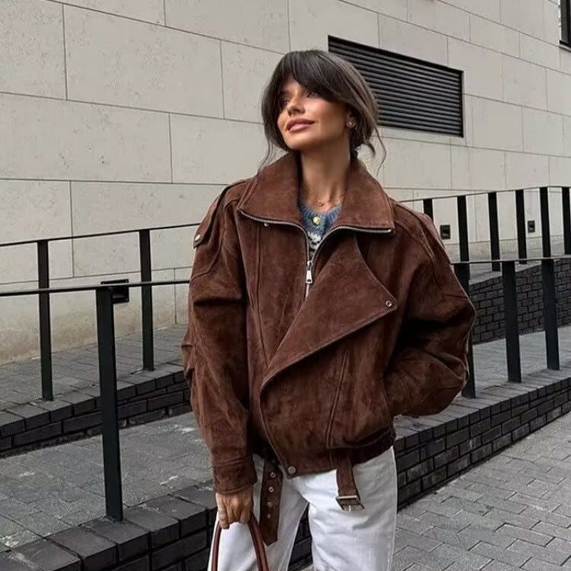 Damen Oversize Bomberjacke mit breitem Reverskragen, Taillengürtel und Schulterklappen Nord Taschen