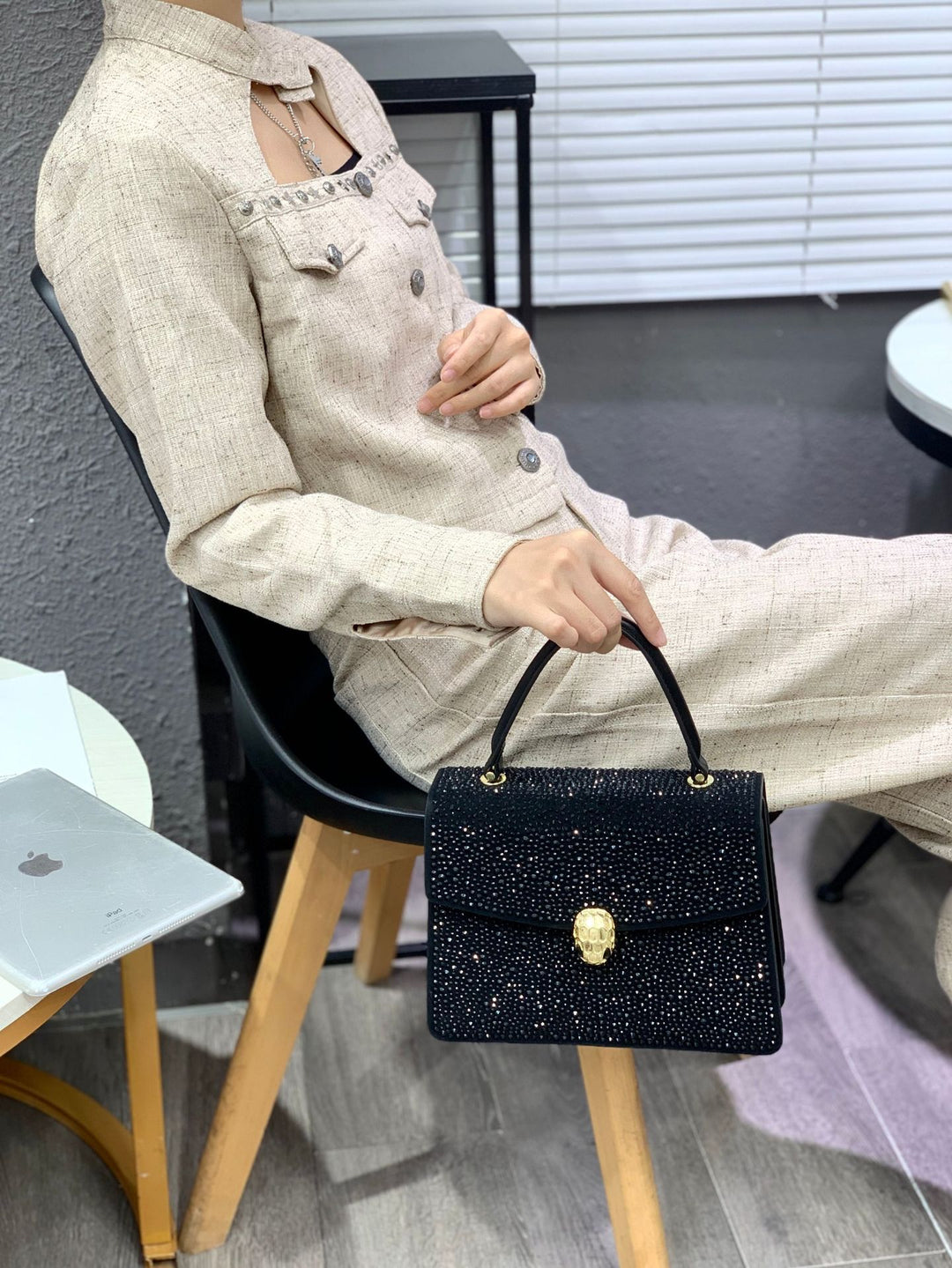 Damen Designer-Handtasche mit einzigartigem Totenkopfverschluss Nord Taschen