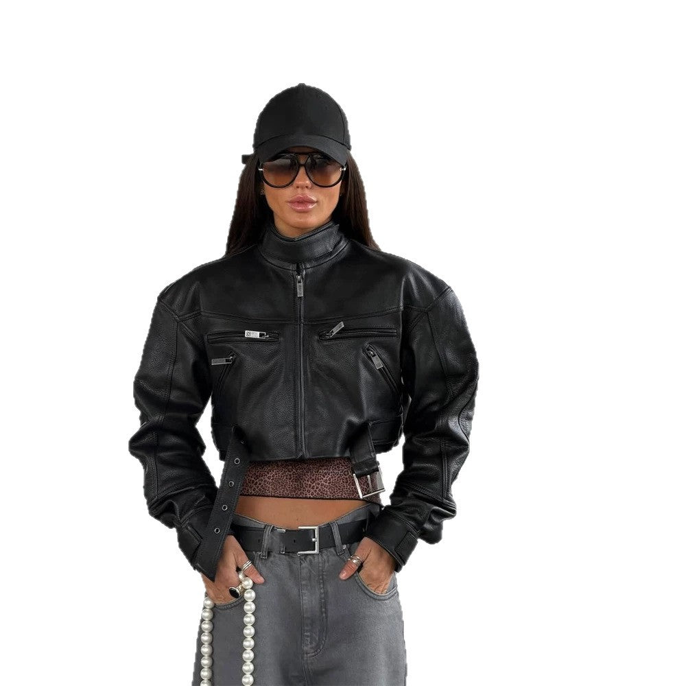 Damen Cropped Boxy-Bikerjacke aus veganem Leder mit hohem Stehkragen, Reißverschlusstaschen & Schnallen-Detail Nord Taschen