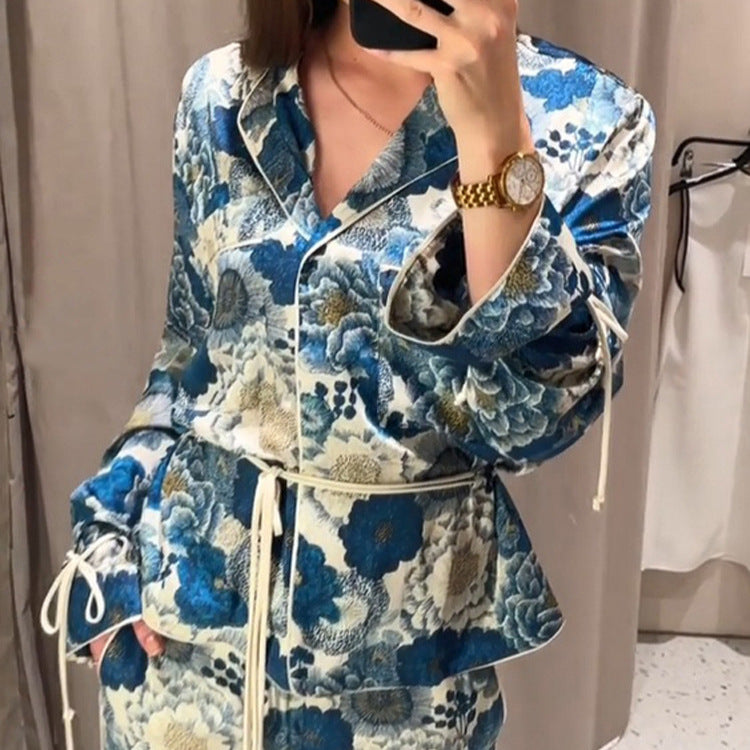 Damen Zweiteiliges florales Jacquard-Loungewear-Set mit Taillengürtel, Paspelierung und Bindärmeln Nord Taschen