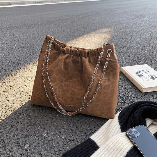 Damen Hobo-Tasche mit geflochtenem Kettenhenkel und elegantem Design Nord Taschen