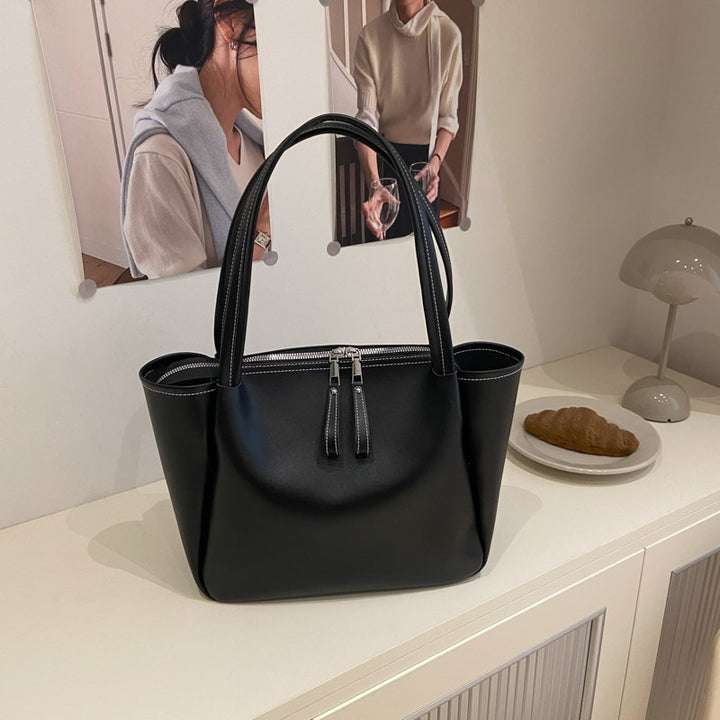 Damen elegante Schultertasche mit praktischem Reißverschluss Nord Taschen