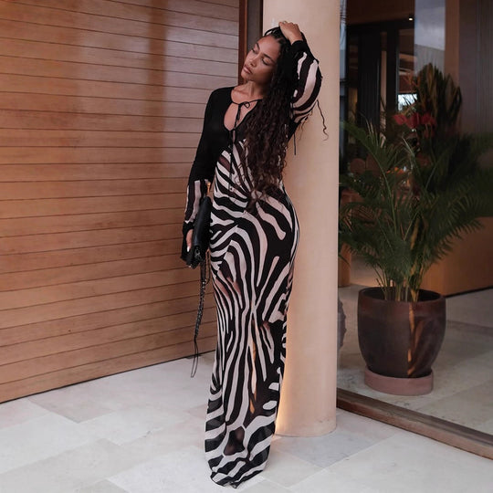 Damen figurbetontes Mesh‑Maxikleid mit tiefem V‑Ausschnitt & grafischem Zebra‑Print Nord Taschen