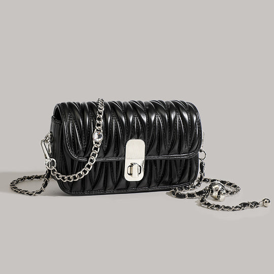 Damen Clutch-Tasche mit eleganter Raffung und hochwertigem Kettenriemen Nord Taschen