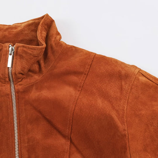 Damen Kurz geschnittene Wildlederjacke im Blouson‑Stil mit taillierten Abnähern und Metallreißverschlüssen Nord Taschen