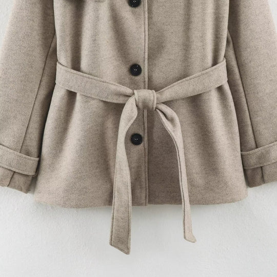 Damen Kurz‑Trenchcoat aus Wollmix mit Stehkragen, Epauletten und Bindegürtel Nord Taschen