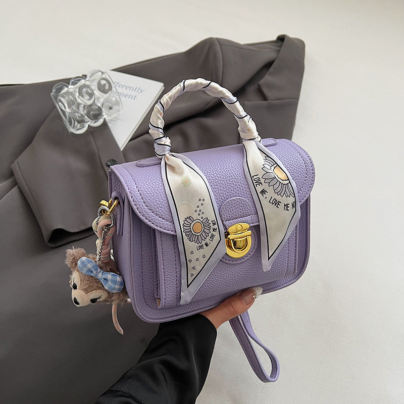Damenhandtasche mit dekorativem Seidenschal Nord Taschen