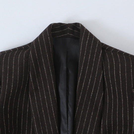 Damen Nadelstreifen-Blazer mit Schalkragen und leicht taillierter Silhouette Nord Taschen