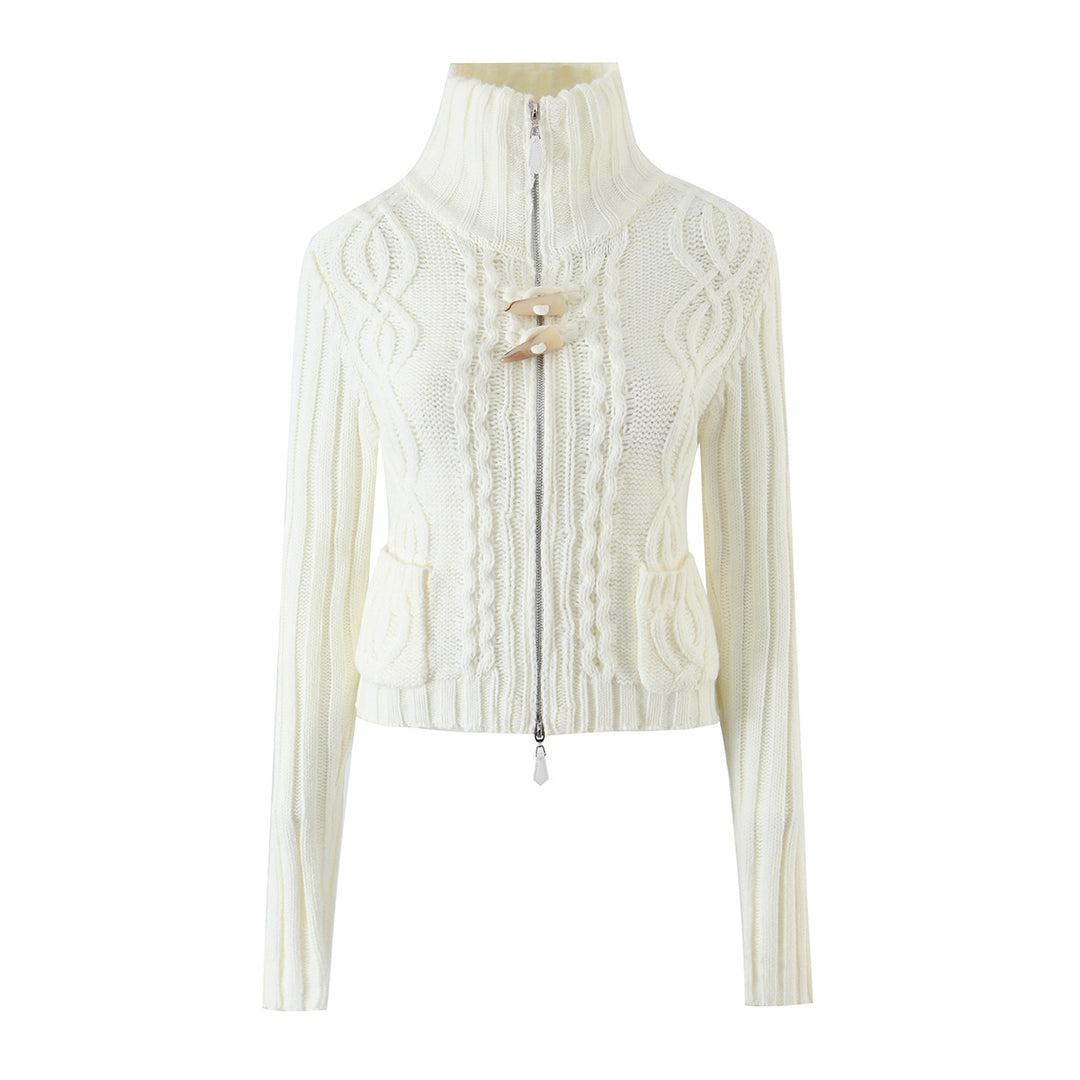 Damen Kurze Strickjacke mit Stehkragen, Zopfmuster, Holzknopf‑Toggles und Taschen Nord Taschen