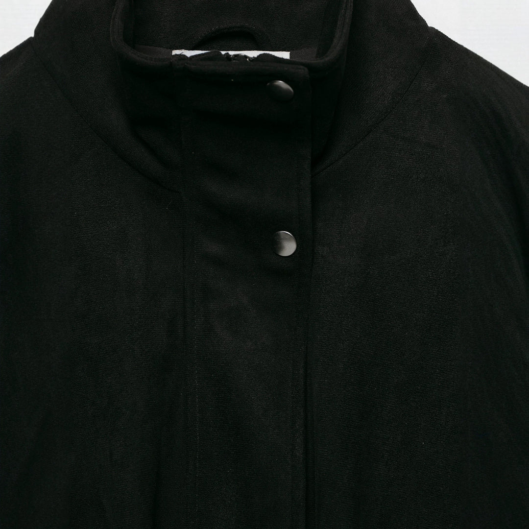 Damen Taillierte Velours‑Bomberjacke mit Stehkragen, Schulterriegeln und großen Pattentaschen Nord Taschen