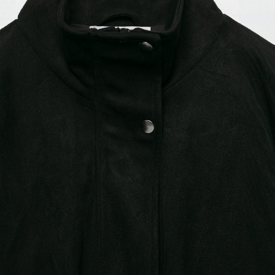Damen Taillierte Velours‑Bomberjacke mit Stehkragen, Schulterriegeln und großen Pattentaschen Nord Taschen