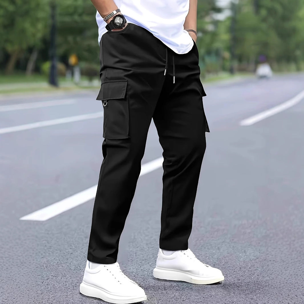 Herren Slim‑Tapered Cargo‑Jogginghose mit Tunnelzugbund, Klappentaschen und Metallringdetail Nord Taschen