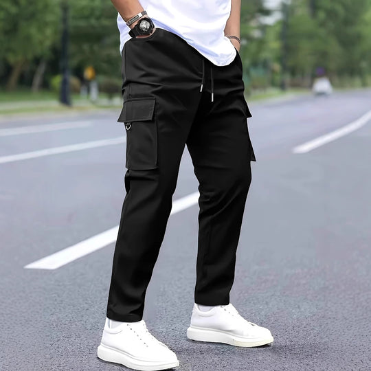 Herren Slim‑Tapered Cargo‑Jogginghose mit Tunnelzugbund, Klappentaschen und Metallringdetail Nord Taschen