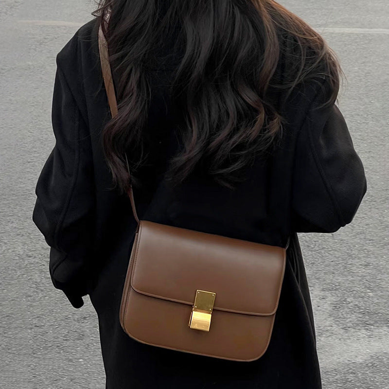 Damen Designer Crossbody Tasche mit stilvollem Klappverschluss Nord Taschen