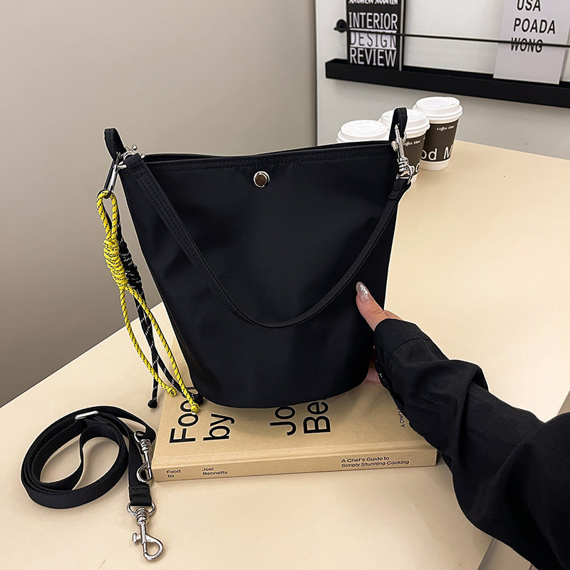 Damen trendige Bucket-Bag mit verstellbarem Trageriemen | Nord Taschen