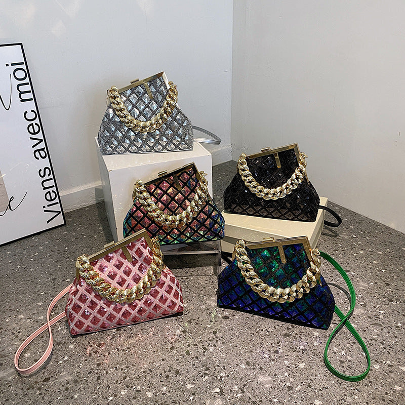 Damen Glamouröse Handtasche mit auffälligem Kettendesign Nord Taschen