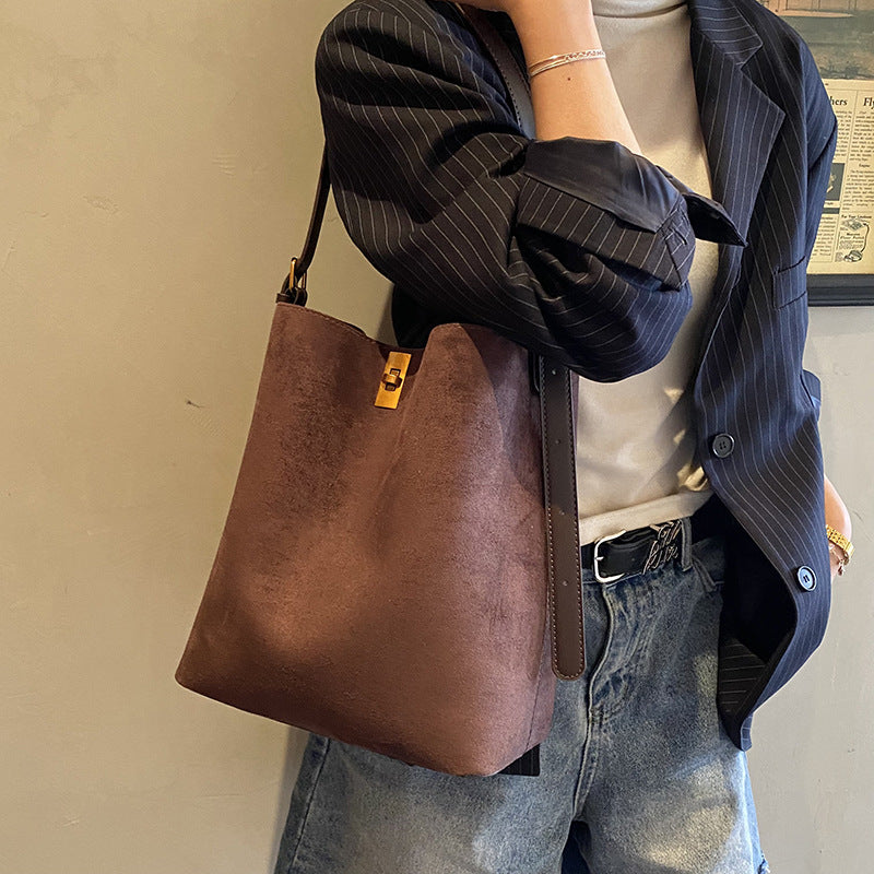 Damen elegante Beuteltasche aus hochwertigem Material Nord Taschen