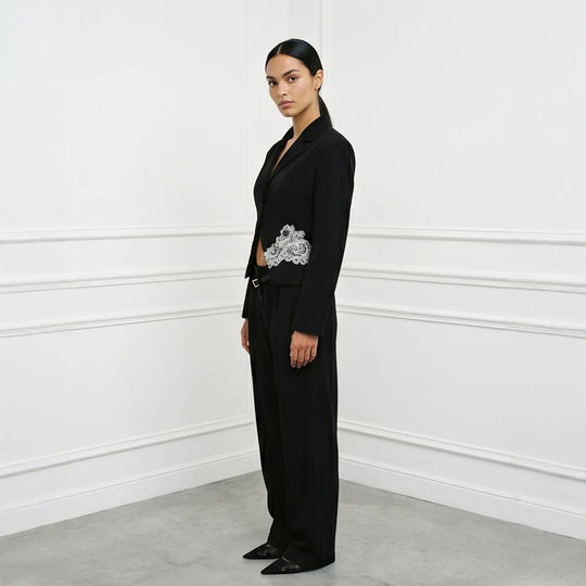 Damen Sculpted Cropped-Blazer mit Spitzenbesatz und taillierter Silhouette Nord Taschen
