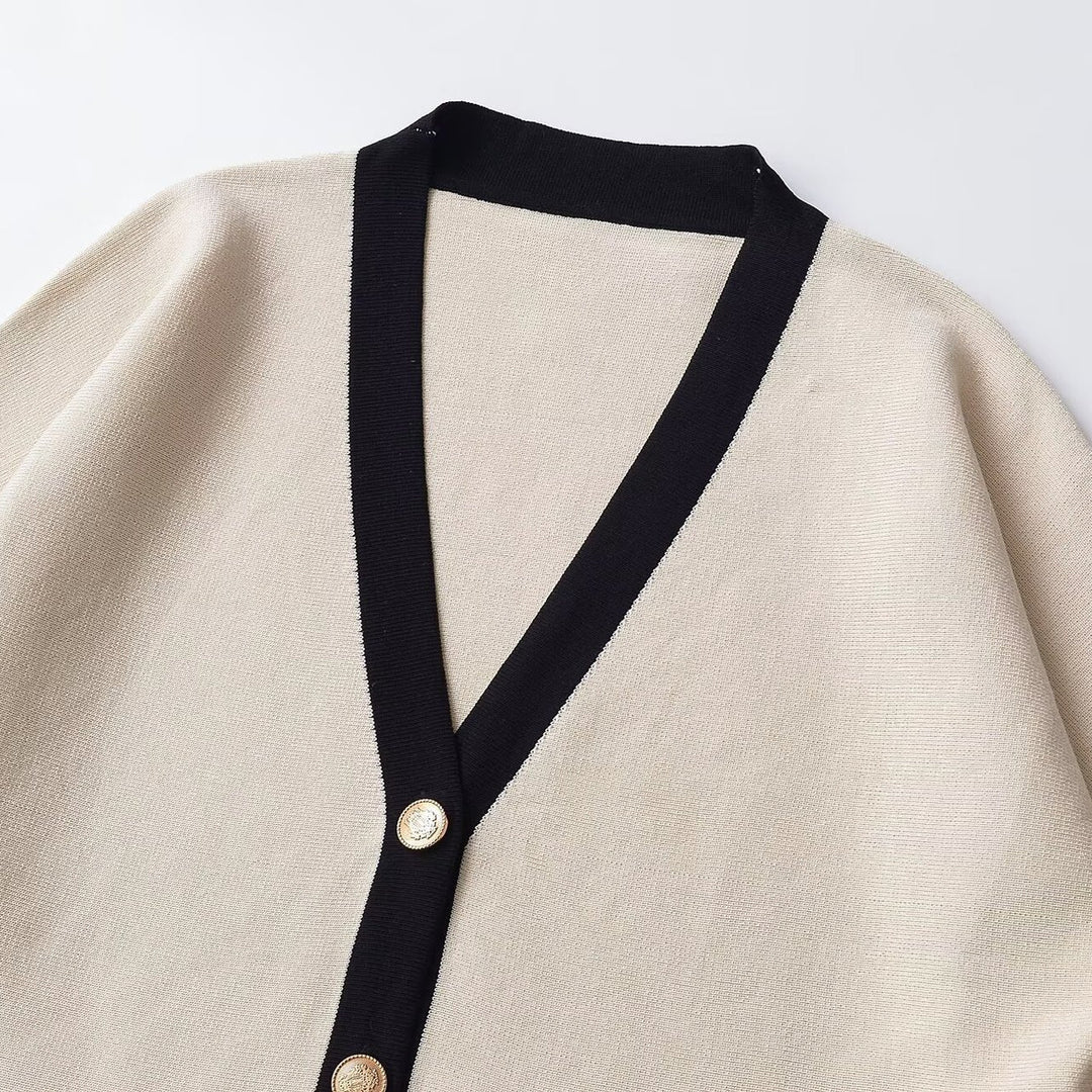 Damen 20+ kastiger Kurzcardigan im Kimono‑Look mit kontrastbesatz und Goldknöpfen Nord Taschen