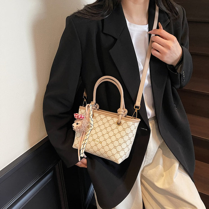 Damen modische Handtasche mit süßem Tieranhänger Nord Taschen