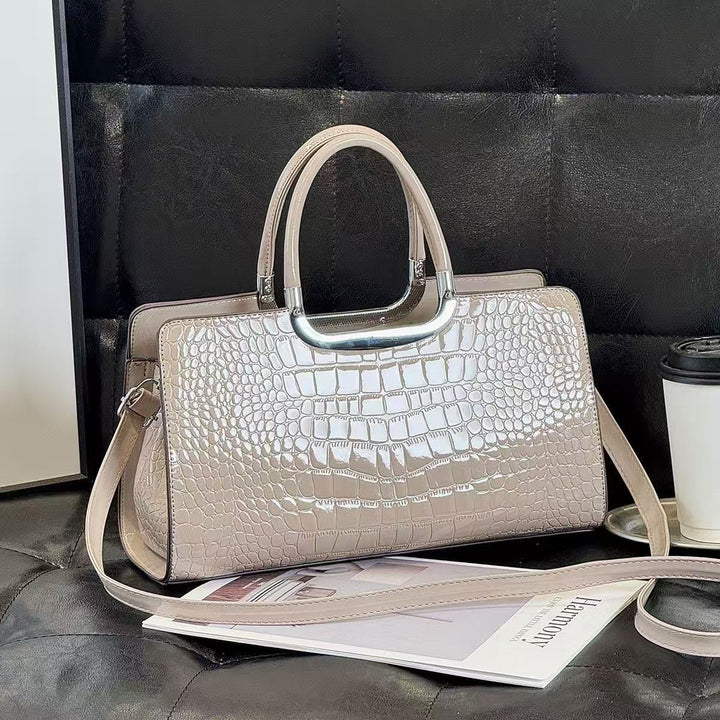 Damen Handtasche im trendigen Krokodil-Look von Nord Taschen