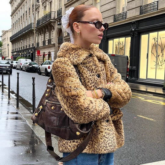 Damen Boxy-Kurzmantel aus Fauxfur mit Allover-Leopardenmuster und umlegbarem Schalkragen Nord Taschen