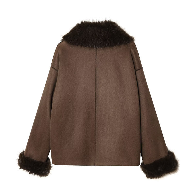 Damen Kurzjacke in Lammfell‑Optik mit voluminösem Fellkragen und gekürzten Ärmeln Nord Taschen