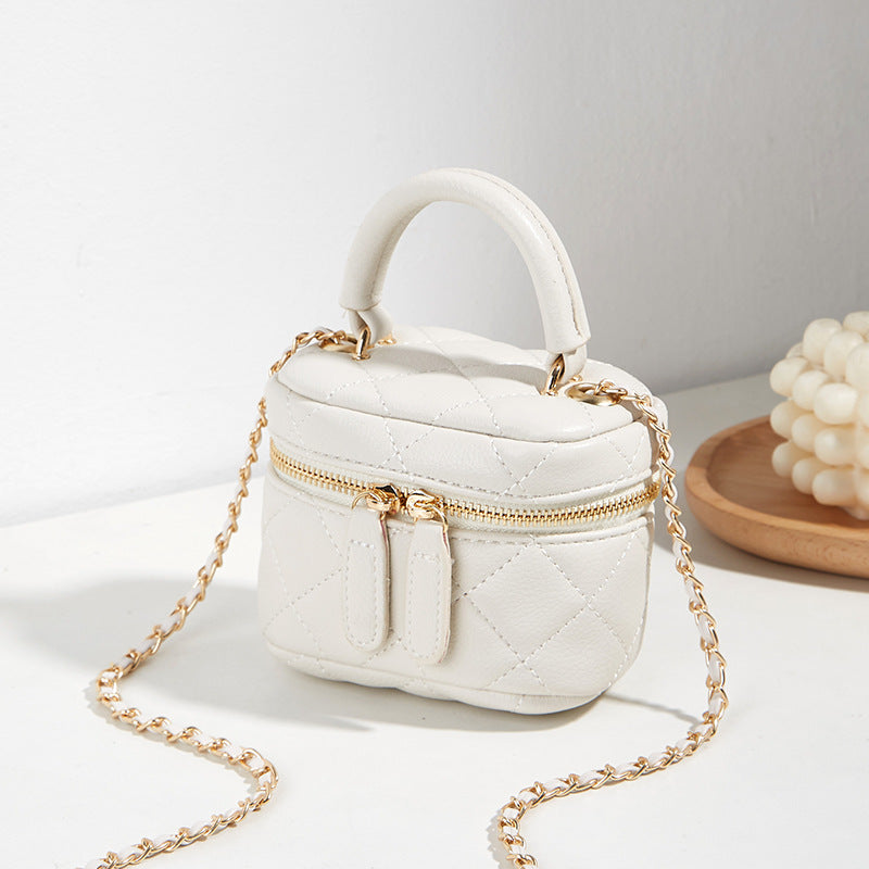 Damen elegante Mini-Tasche mit goldenen Details und praktischem Reißverschluss Nord Taschen