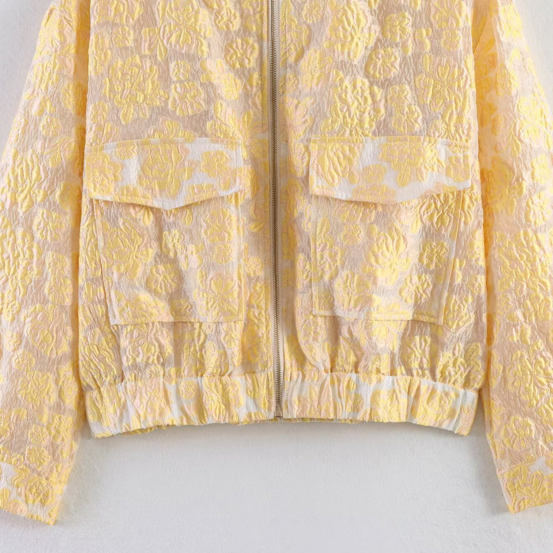 Damen Kurze Jacquard-Blousonjacke mit Blumenrelief, Reißverschluss und Pattentaschen Nord Taschen